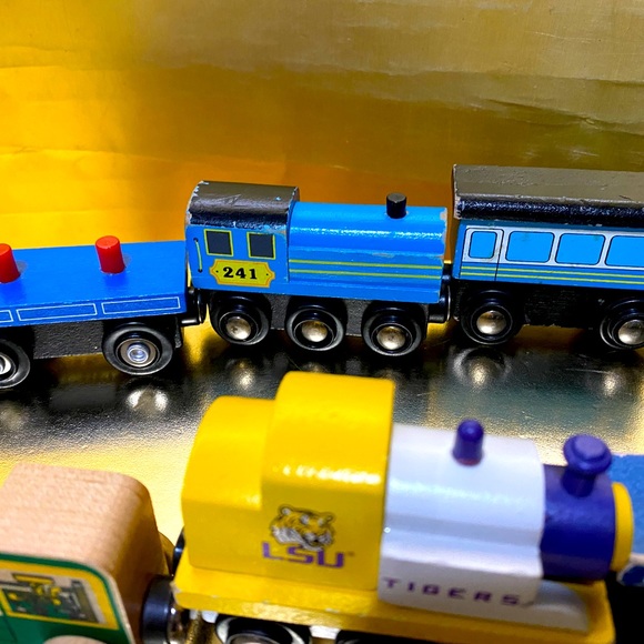 VINTAGE WOODEN TRAIN ENGINES & CARS MAGNETIC LSU, DOUG & MELISSA NAME TRAINS (6) - Picture 5 of 16